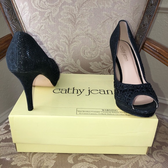 Shoes - Picture 1 of 2